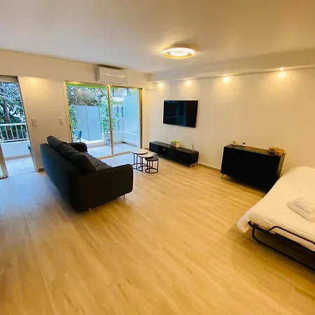 Appartamento Spacieux T2 Avec Grande Terrasse à 200m De La