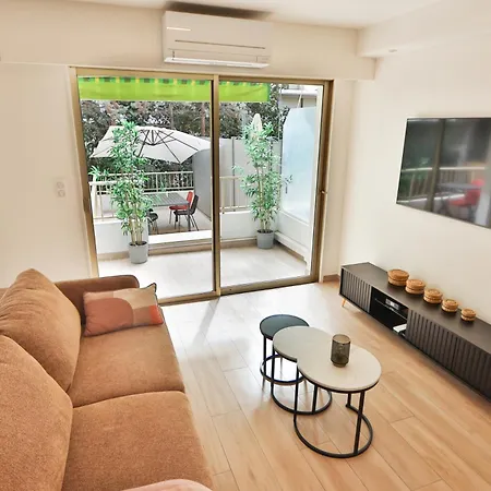 Spacieux T2 Avec Grande Terrasse à 200m De La Appartamento Cannes