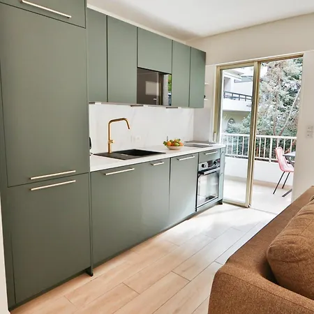 Spacieux T2 Avec Grande Terrasse à 200m De La Appartamento Cannes