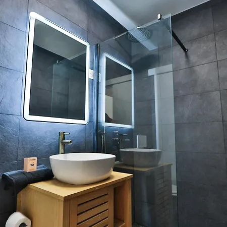 Spacieux T2 Avec Grande Terrasse à 200m De La