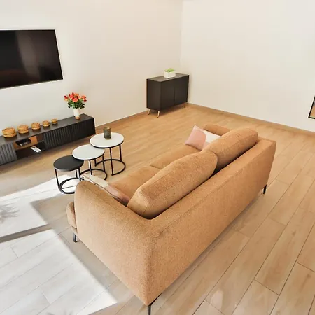 Spacieux T2 Avec Grande Terrasse à 200m De La *